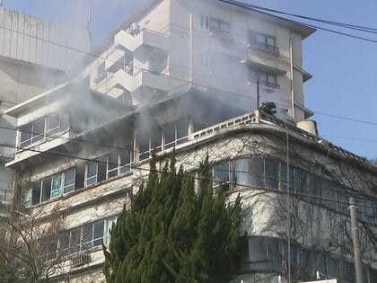 温泉街にある旅館の従業員寮で火事 40代男性が煙を吸って搬送 80代女性2人もケガ 周辺への延焼などなし