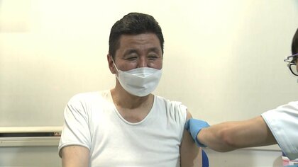 【速報】岸防衛相が３回目接種　自衛隊運営の会場で加速化アピール