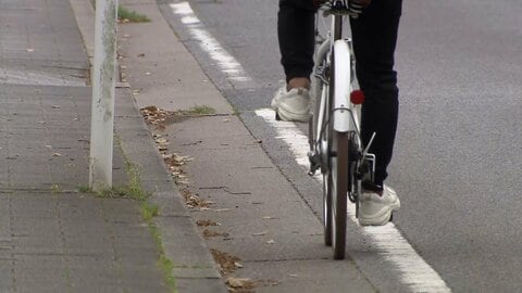 自転車「青切符」制度を悪用、60代男性が3000円だまし取られる「罰金払って」　警察が男2人の行方追う　千葉市