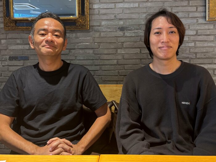 「認知症世界の歩き方」の著者・筧裕介さん(左)と田村祥宏監督(右)