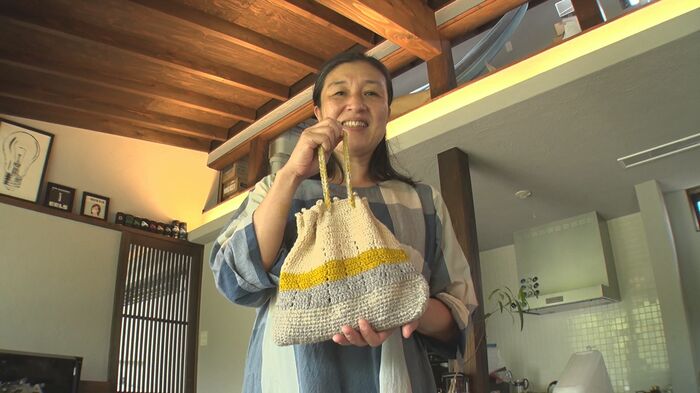 セヨさんの巾着袋を愛用している藤井佳代さん