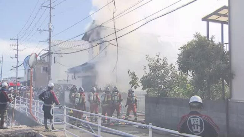 【続報】岡山市北区のＪＲ庭瀬駅近くで住宅１棟を全焼　ケガ人なし　白煙上がり現場付近は一時騒然【岡山】｜FNNプライムオンライン