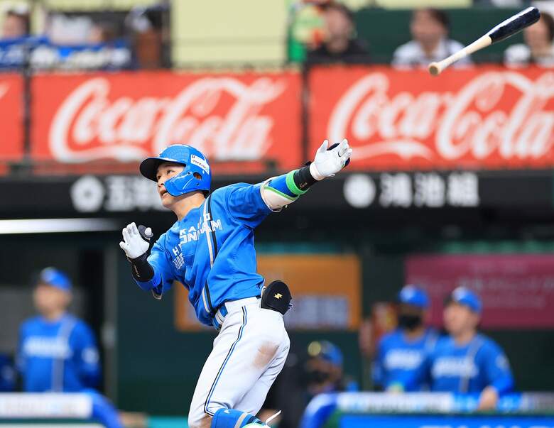 【日本ハム】奈良間大己の逆転2ランで一時リードも…延長10回、カナリオのサヨナラ弾に屈しCS初戦黒星　新庄監督「明日は逆ですけど、面白いゲームを見せたい」｜FNNプライムオンライン