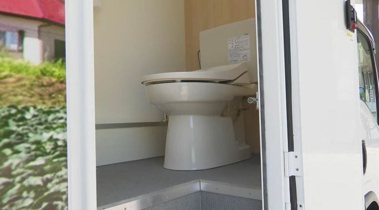 「トイレトラック」が熊本へ　4つの個室と多目的トイレ　太陽光で停電時も利用可能　御代田町が派遣「日頃の生活に近い状態を取り戻して」　長野赤十字病院は医療救護班9人を派遣｜FNNプライムオンライン