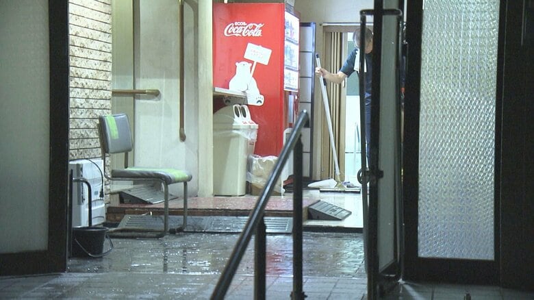 出火当時36人が中に…老人ホームで火事 70代男性2人が煙を吸って搬送 火元は1階の入居者用ごみ集積所｜FNNプライムオンライン