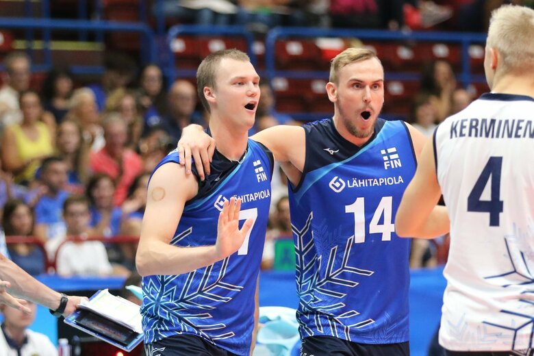 代表経験の多いスイーコネン（左）