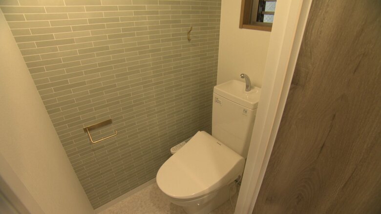 トイレの壁紙を爽やかな薄い緑色に