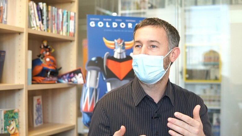 出版社「KANA」の営業責任者二コラ・ドュコさん