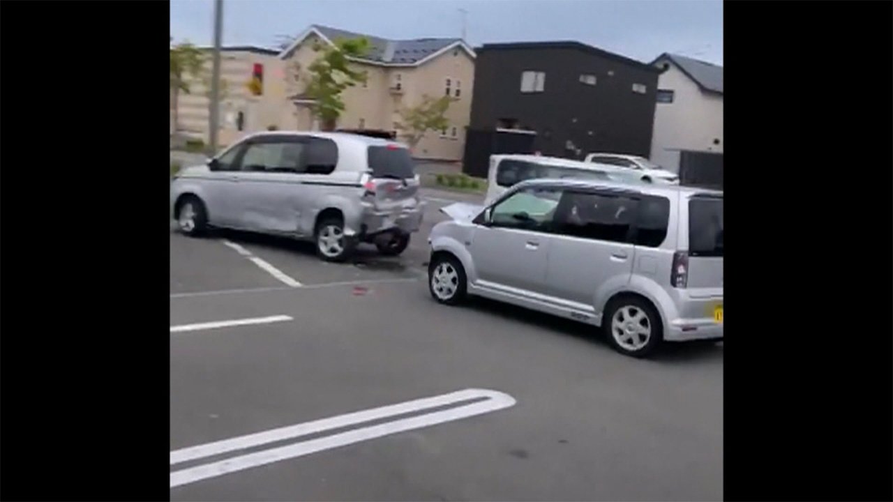 自転車男性を猛スピードではねる瞬間映像 車暴走 運転前からイライラ Fnnプライムオンライン Goo ニュース