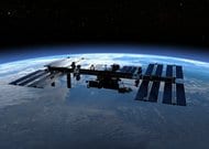 “生命の起源”は他の星から来たかも!? 宇宙空間で「3年生きる細菌」を発見