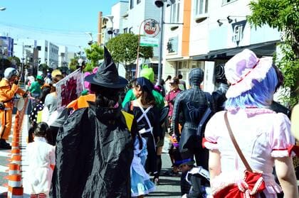 ハロウィンで仮装する人はどれくらいいる?仮装するメリット・デメリットや今年の過ごし方を200人にアンケート調査!