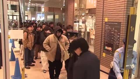 「お年玉もらって、オールして今です！」札幌市内の商業施設で初売り_”2026年”がスタート！お目当ては80店舗で9000個の福袋＿大勢の買い物客が朝から行列（北海道札幌市）