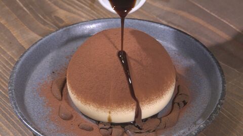 辛さの後に食べたい甘さ…スパイスカレー店で話題の『丸いティラミス』ソースが弾かれる動画がSNSでバズる