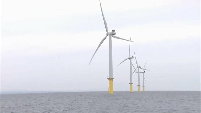秋田港から4kmほど離れた洋上風力発電施設