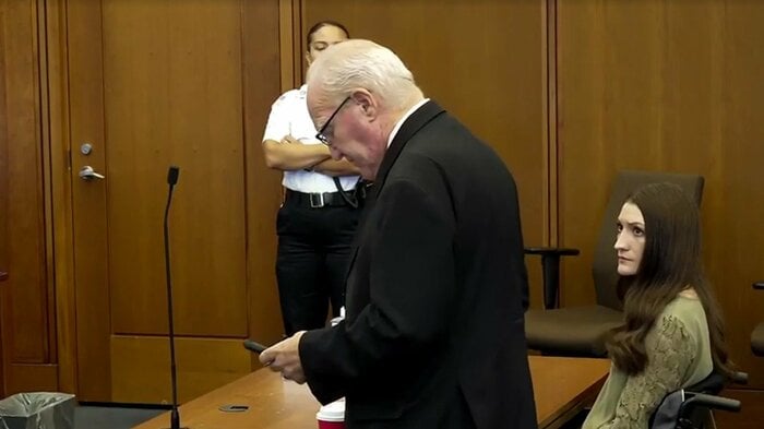 3人の子どもを殺害した後、自殺を図ったクランシー被告（右）（2026年9月4日　マサチューセッツ州）