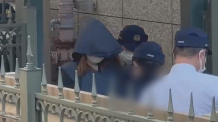 送検される福崎被告 (博多署 1月)