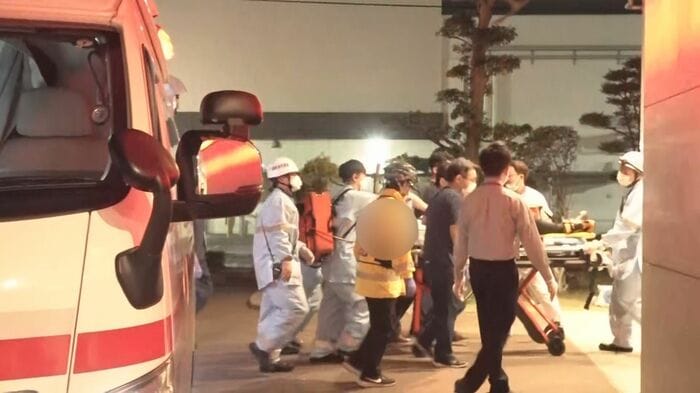 福岡和白病院に搬送される患者(6日)