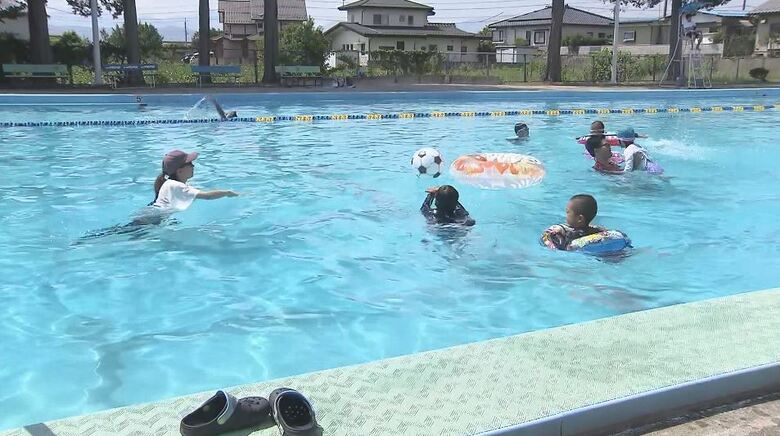 記録的な猛暑の影響…市民プールの利用者が減少　去年の4分の3程度に｜FNNプライムオンライン