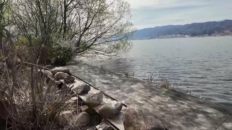 河川法違反の「不法占用」にあたるという釣り用の台座