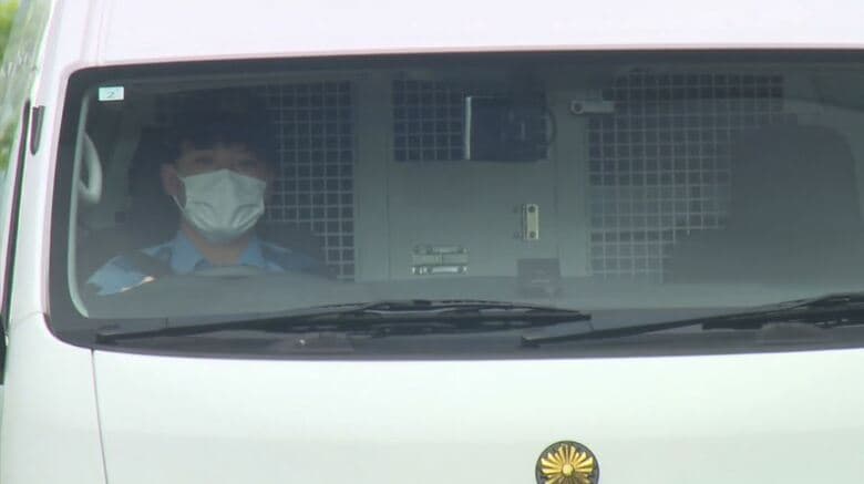 容疑者の身柄を検察庁へ　
