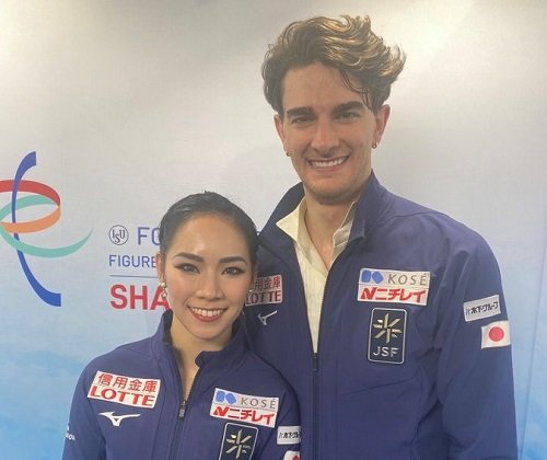 フリーダンス後、笑顔でインタビューに応じた2人