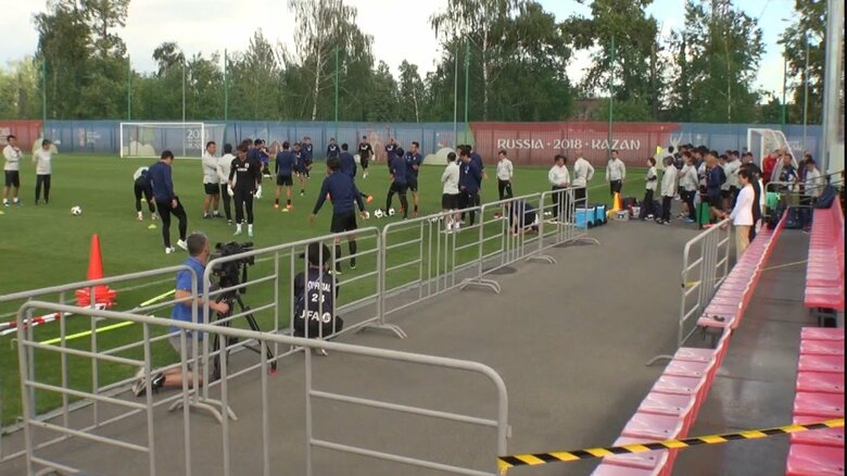 ロシア大会で、日本代表を激励される久子さま（2018年6月 ロシア）