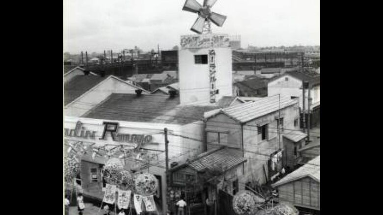 13歳のときに入団した「ムーラン・ルージュ」（提供：遺族）