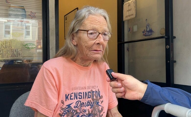 薬物中毒者の回復を支援するアリスさん（71）。自身も麻薬中毒だったという。