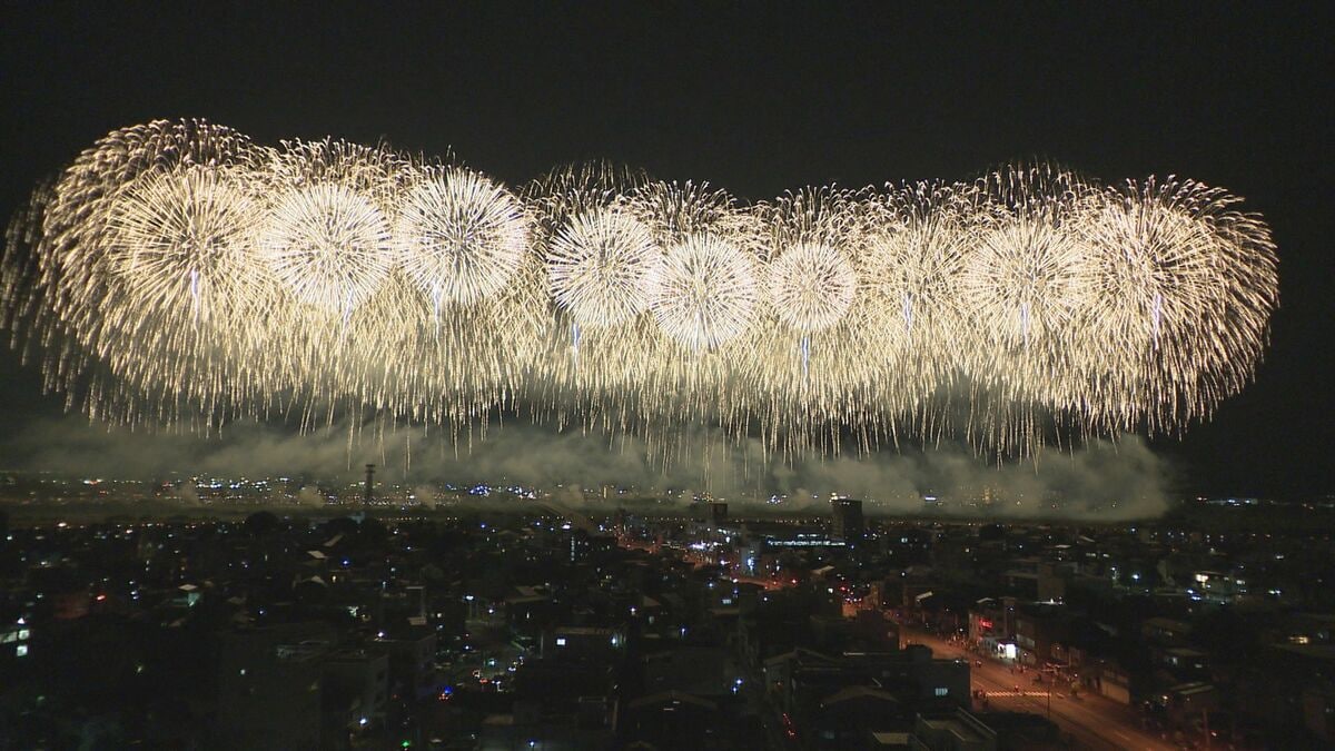 長岡まつり大花火大会】観覧チケットの高額転売相次ぐ…約34万席はすべて完売 臨時列車のスケジュール一覧も｜FNNプライムオンライン