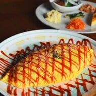 アートと食を気軽に楽しむ…手作り料理と企画展 名古屋のギャラリーカフェ 和風仕立ての「ガパオライス」が自慢