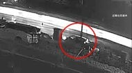 【なぜ？】線路を車が200m走行し列車と衝突　専門家が指摘する「方向感覚が失われそうな踏切」　84歳運転手が死亡
