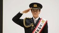 ウエンツ瑛士さん神田署で一日署長　「自転車で車道走っていて歩道の信号も見とかないといけない」　交通ルール順守呼びかけ