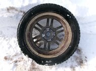 「ガタガタと音がした」業者に頼んで2025年11月ごろにタイヤ交換車の左前輪から“タイヤ脱落”約100メートル転がったあとに雪山に衝突…巻き込まれた人はなし〈北海道札幌市〉