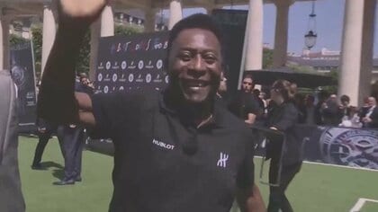 ネイマール選手「彼の魔法は残り続ける」 各国代表選手がペレさん追悼