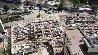 ベネズエラ地震　死者1700人超に　国連は遺体収容袋1万枚を調達　1万5000人以上が避難続ける