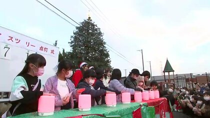 クリスマスツリー点灯式　子どもたちが飾り付け　岩手県盛岡市