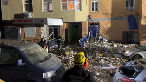 キーウに大規模攻撃で4人死亡・子供2人含む29人負傷　アゼルバイジャン大使館も被害