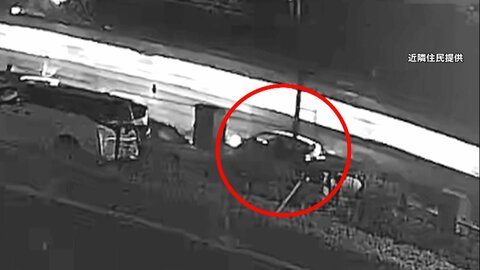 【なぜ？】線路を車が200m走行し列車と衝突　専門家が指摘する「方向感覚が失われそうな踏切」　84歳運転手が死亡