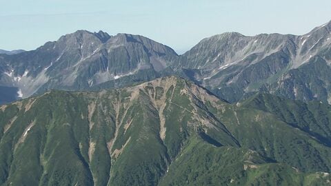 「けがをした外国人女性が来ている」台湾の公務員の52歳女性を県警ヘリで救助　北アルプス大天井岳から槍ヶ岳方面に向かっていたところ転倒　右足の骨折で重傷