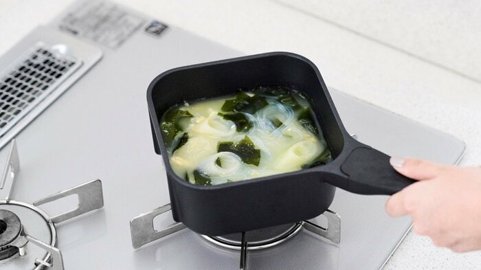 底が深めで鍋のようにも使える(提供:ドウシシャ)