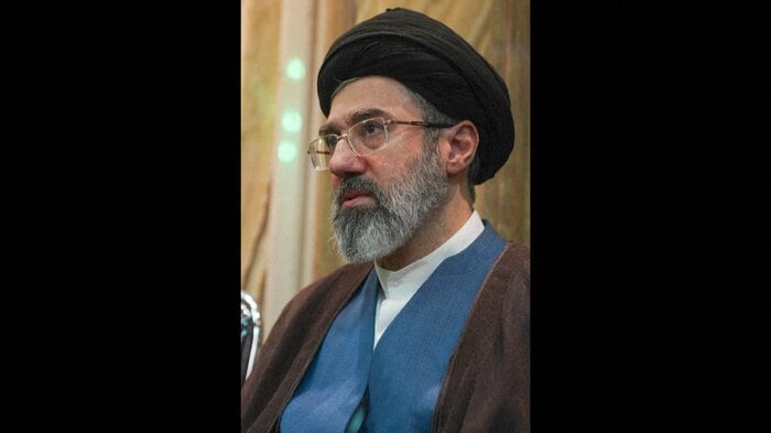 イランの最高指導者　モジタバ師