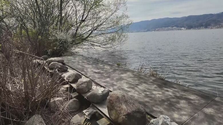 「悪意ある確信犯」諏訪湖畔に無許可で「釣り用台座」　警告書を貼るもはがされる　河川法違反の「不法占用」　県「非常にやるせない」撤去と原状回復を呼びかけ｜FNNプライムオンライン