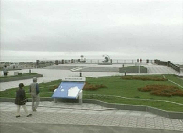 公園に大量の”旧一万円札”ばらまかれる「切り刻まれた紙幣」発見_警察が本物かどうかも含め詳しい状況を調べる_いったい誰が、何のために？〈北海道稚内市〉｜FNNプライムオンライン