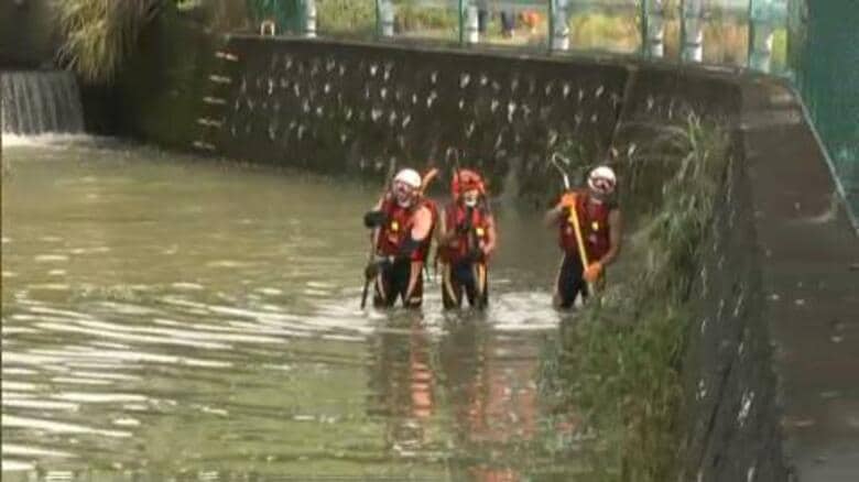台風によって増水した川で流されたとみられる高齢男性を発見も死亡を確認　「水路に落ちたのではないか」との通報を受け消防が5日から捜索｜FNNプライムオンライン