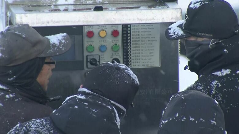 物が挟まるとエスカレーターは自動で停止する仕組み