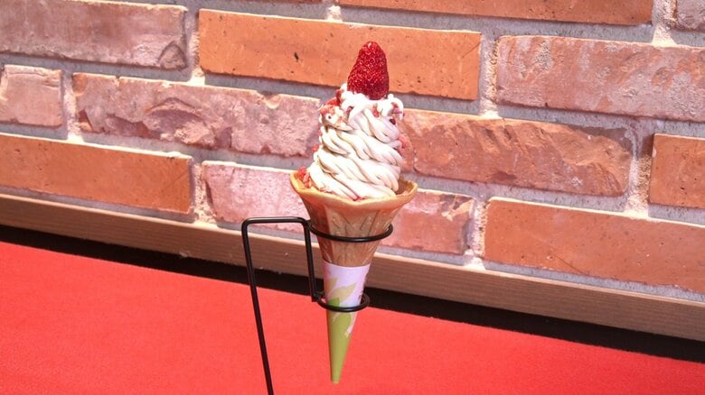 『苺のせモンブランソフト』600円（税込み）