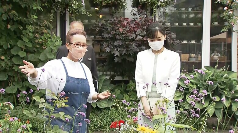 佳子さまは、式典の後、ストリートガーデンを視察された