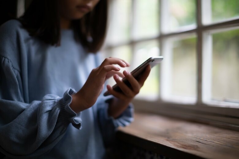 スマホで検索してより市販薬に行きついてしまう子も…（画像はイメージ）