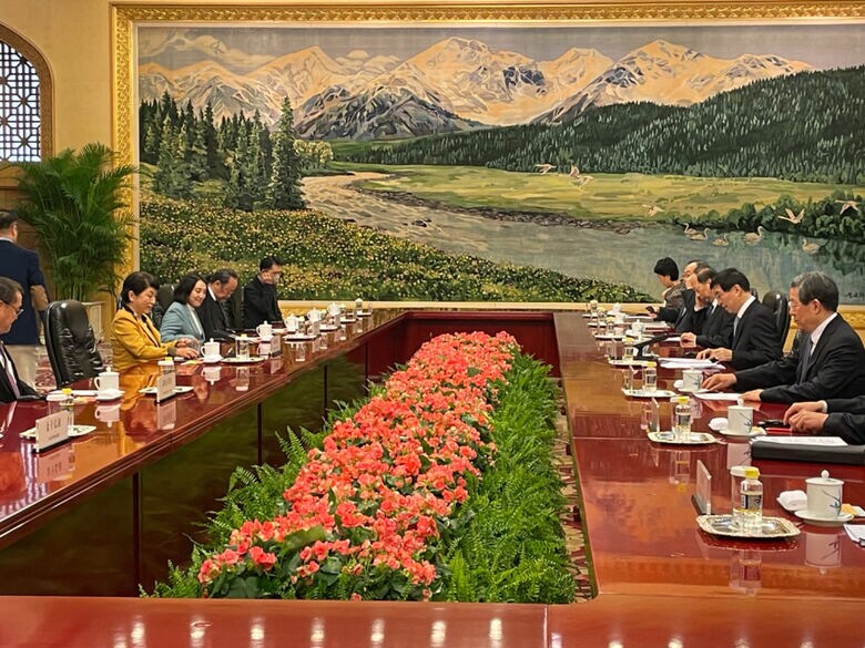 中国は社民党を丁重に出迎えた