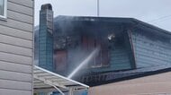 【速報】「建物から炎が噴き出ている」2階建て住宅から出火…1人が意識不明…高齢夫婦の2人暮らしか〈北海道函館市〉